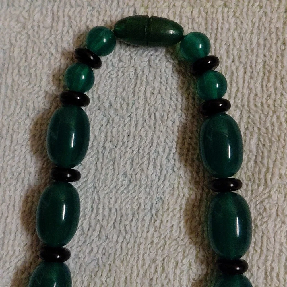 Vintage Lucite Necklace With Matching Snap On Earrings-Circa 1960's